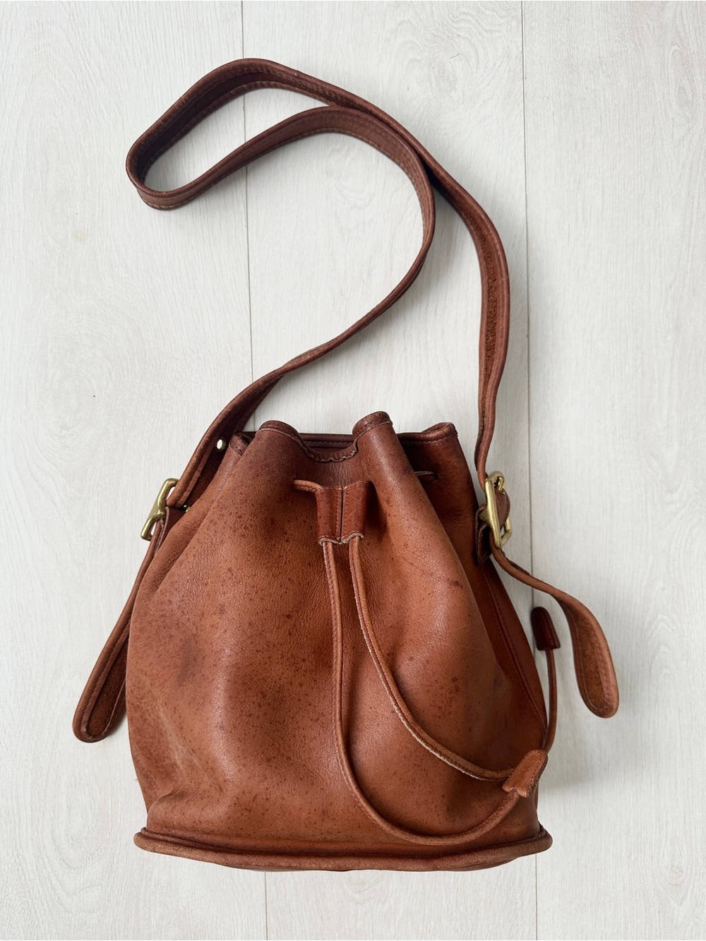Vtg Coach 9952 Lula's Legacy Drawstring Bucket Leather Bag in British Tan - Picture 3 of 16